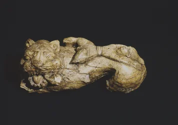 Leone e uomo, dalla Tomba di Bernardini di Palestrina